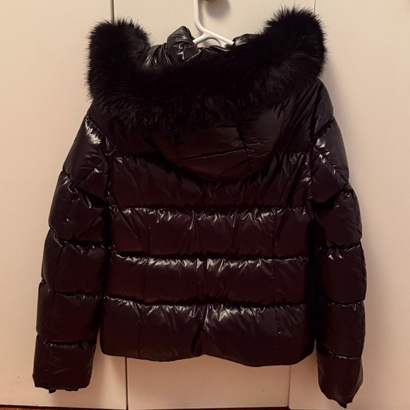 Aritzia SuperSnug Puff Hi-Gloss - Picture 9 of 11